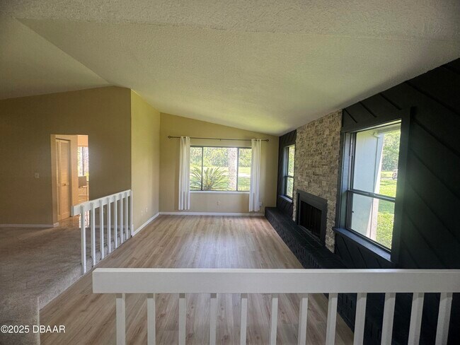 Foto del edificio - 1917 Goldenrod Way