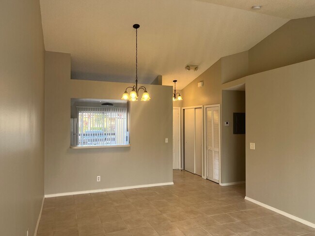 Building Photo - 2/2 Villa at Osceola Parkway! Available Now!