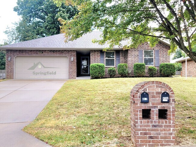 Foto del edificio - Location-Location; South West Springfield ...