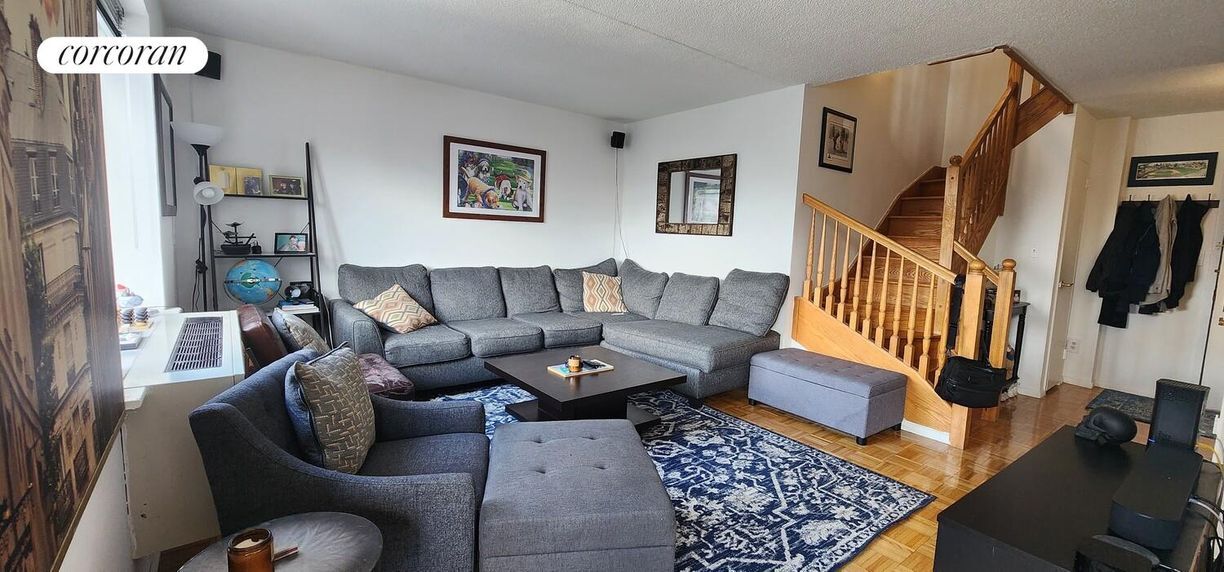 Primary Photo - 225 8th Ave
