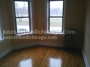 Building Photo - 4414 S Drexel Blvd