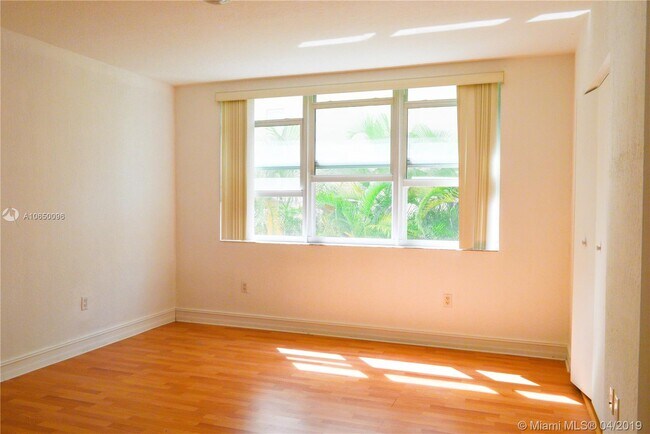 Foto del edificio - 1101 99th St