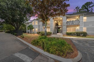 Building Photo - 3705 SW 27th St