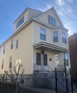 Primary Photo - 3055 N Avers Ave