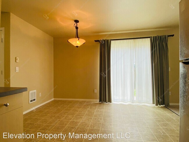 Building Photo - 2 br, 1 bath House - 3167 NE Wells Acres Rd