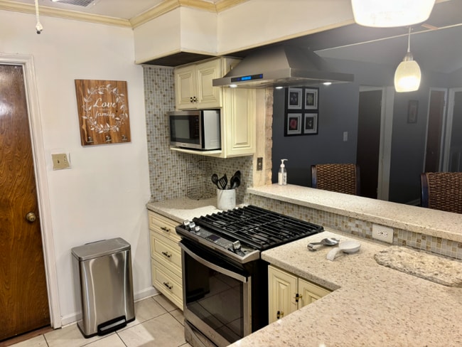 Photo - 9319 Rentur Dr Apartment