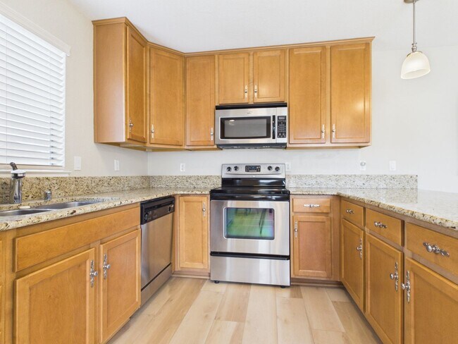 Foto del edificio - 2 Bedroom Condo at Kimberly Place in Monterey