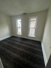 Building Photo - 508-10 E 6th St