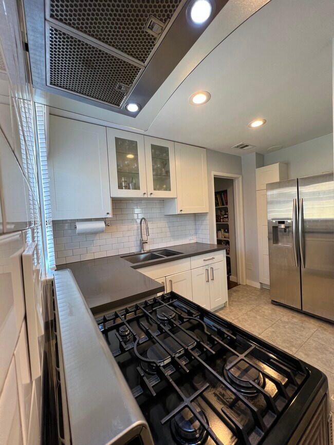 Foto del edificio - 550 N Niagara St