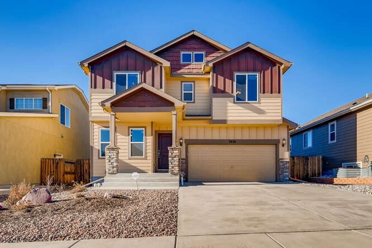 Foto principal - Evolve Real Estate: Available November 1 U...