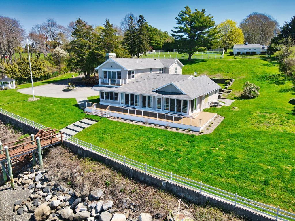 Primary Photo - 149 Nanaquaket Rd