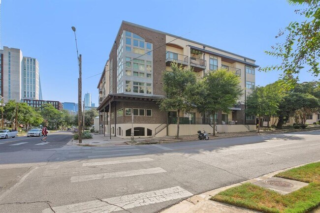 Foto del edificio - 908 Nueces St