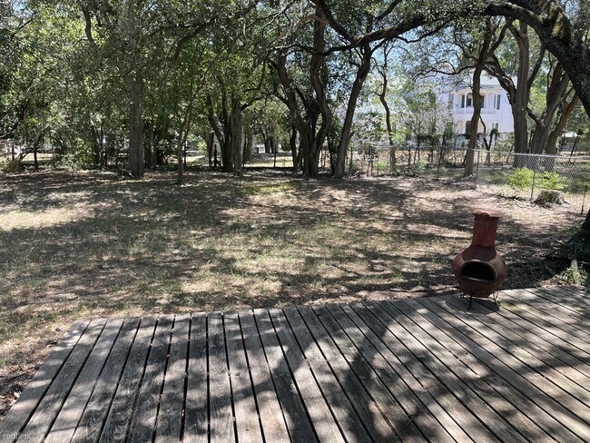 Foto del edificio - 3 br, 1 bath House - 910 Saint Vincent Street