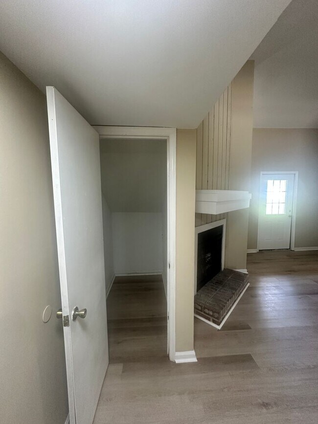 Foto del edificio - 2 Bedroom/2 Bath Townhome in Valdosta