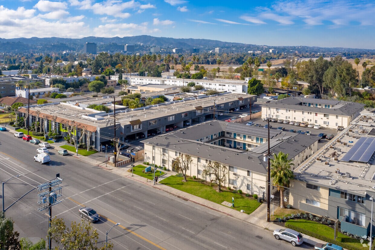 Kingston Apartments in Sherman Oaks, CA Westside Rentals