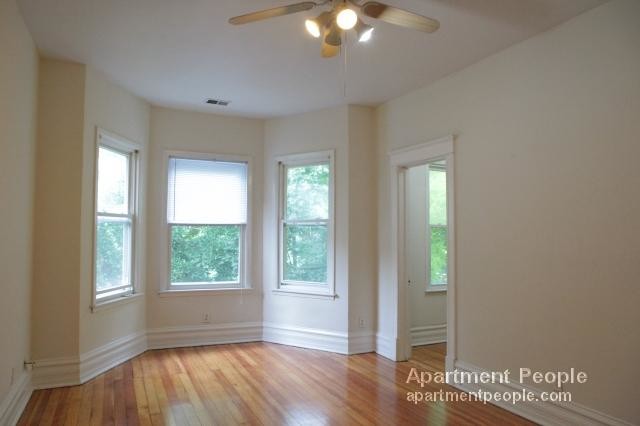 Foto del edificio - 2631 N Southport Ave