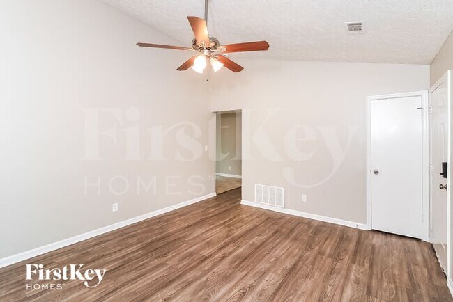 Building Photo - 212 Sterling Ridge Dr