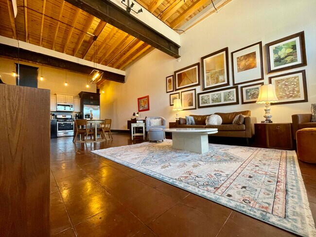 Foto del edificio - 719 S. Baker St.