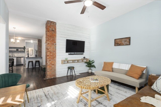 Foto principal - 2636 Madison Ave
