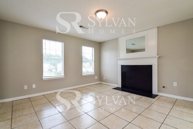 Building Photo - Prepare to fall in love with this 4 bedroo...