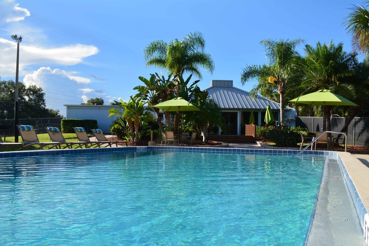 Woodlake Village Apartments in Palm Bay, FL