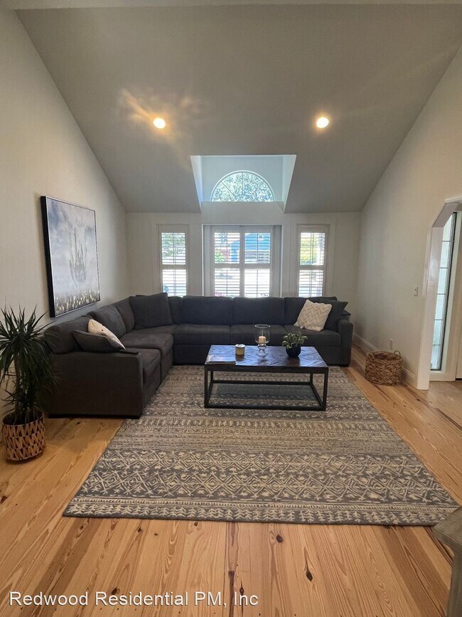 Building Photo - 3 br, 2 bath House - 6144 Amie Drive