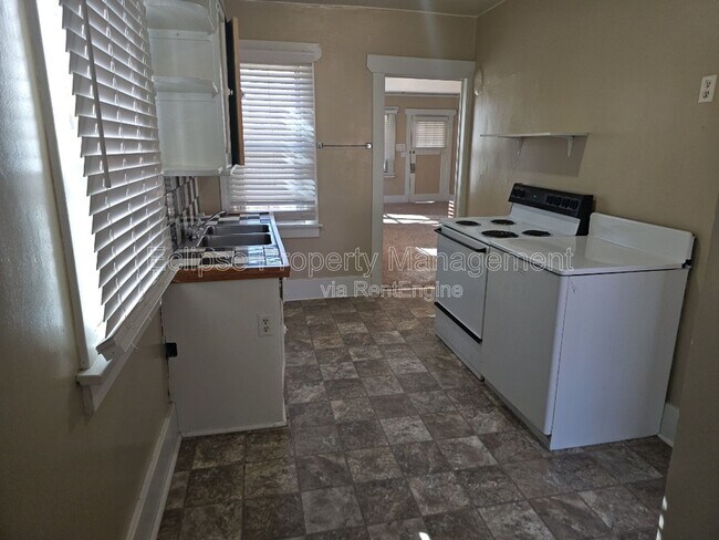 Building Photo - 204 Edison Ave