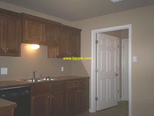 Foto del edificio - Stanphil Rd. Duplex. 2 BD, 2 BA.