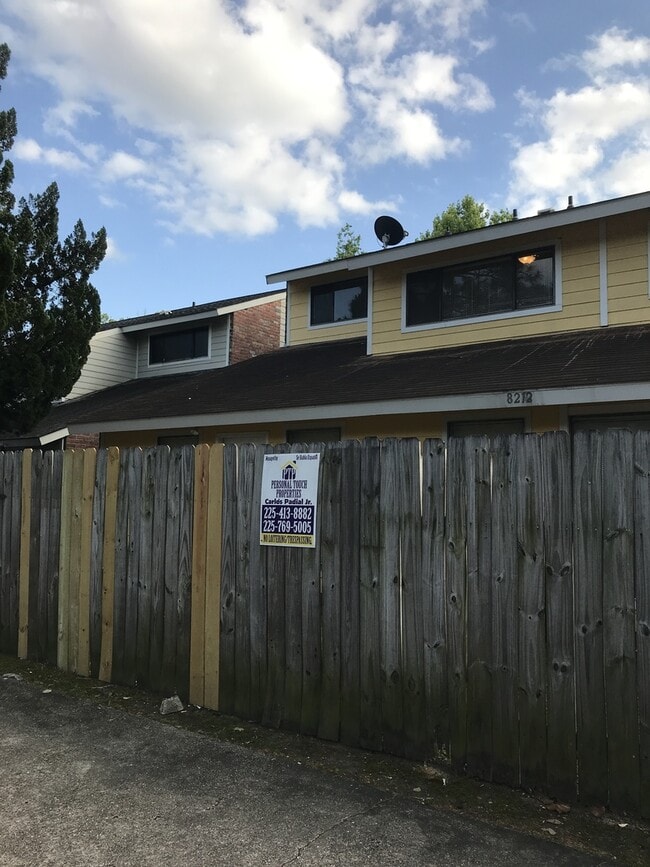 Building Photo - Beautiful Clean 3 bedroom, 2 Full Baths to...