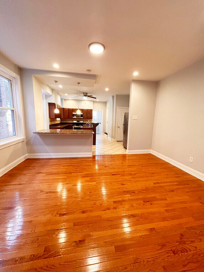 Foto del edificio - 6108 W Jefferson St