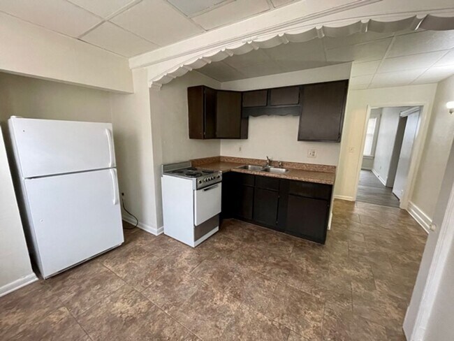 Building Photo - 814 Cherry Street