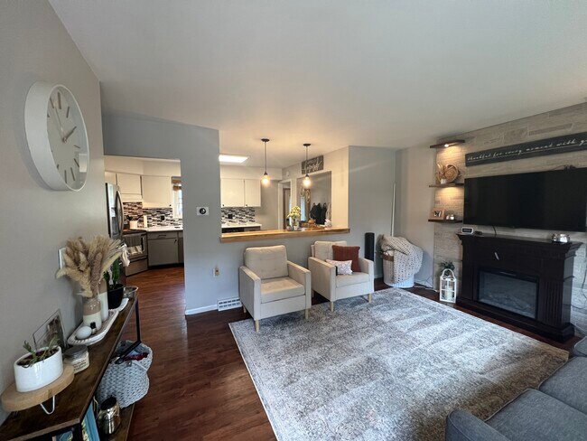 Building Photo - 10996 Brigham Ave