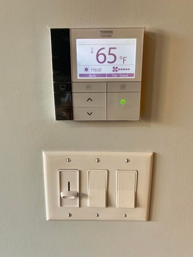 Building Photo - 5240 N Winthrop Ave