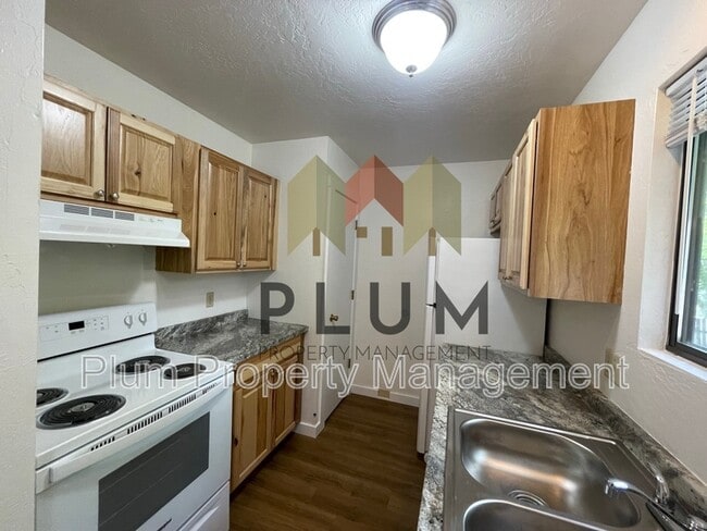 Building Photo - 1957 S 8th St W