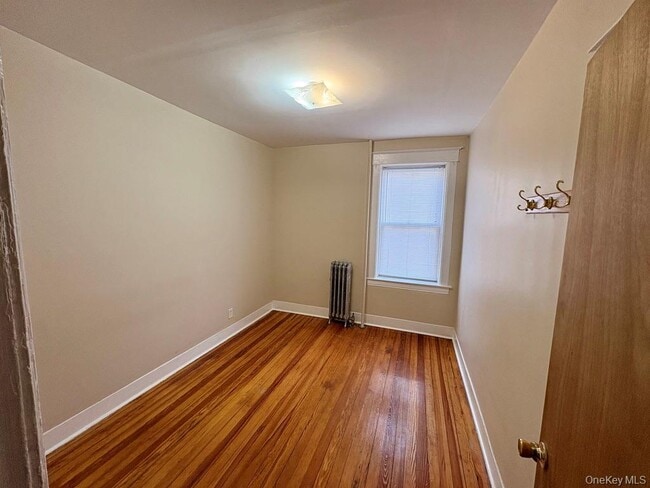 Foto del edificio - 106 McLean Ave