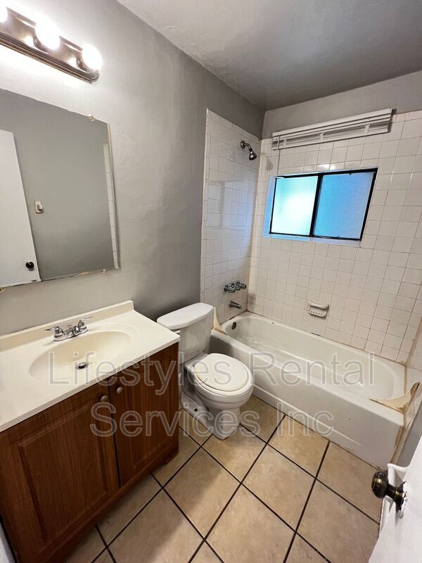 Building Photo - 5144 Westchase Ct