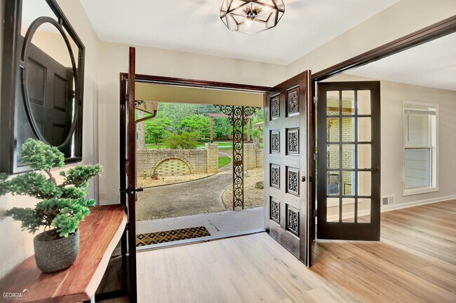 Foto del edificio - 213 Oakmount Dr
