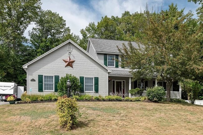 Building Photo - 2-12 Yvonne St