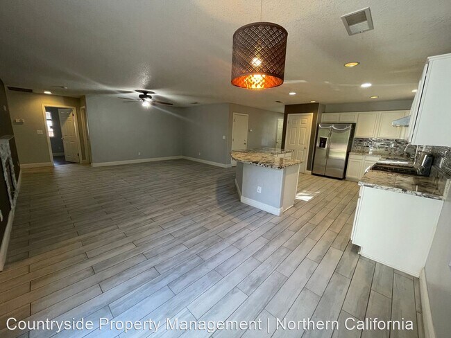 Foto del edificio - 4 br, 2 bath House - 3309 Cardinal Flower ...