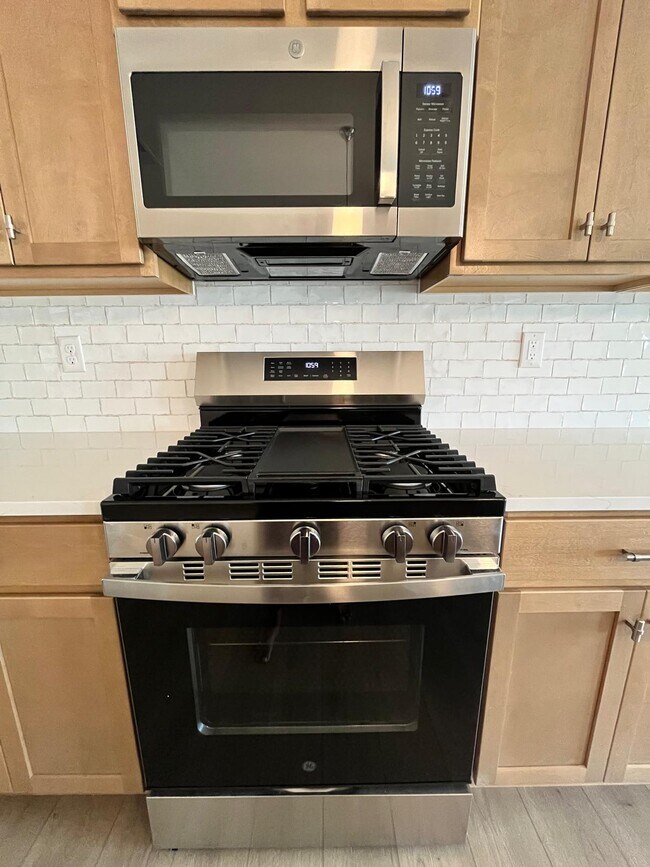 Building Photo - 2690 Yeager Dr NW