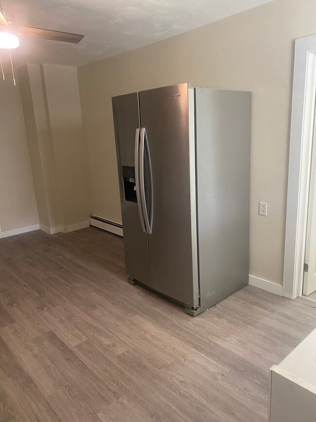 Building Photo - 6 Holstrom Ct