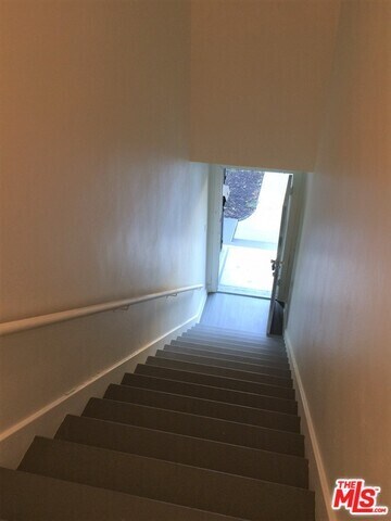Foto del edificio - 2952 1/2 Normandie Ave