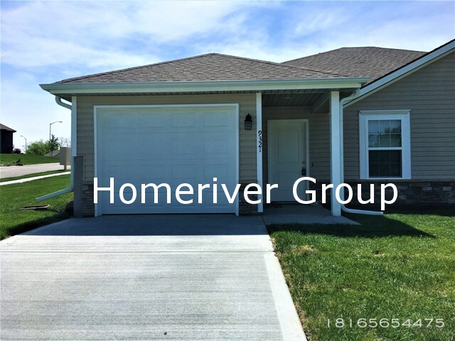 Primary Photo - Northland 3 Bed 2 Bath Duplex move in ready!