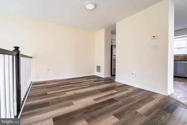 Building Photo - 3 Halstead Pl