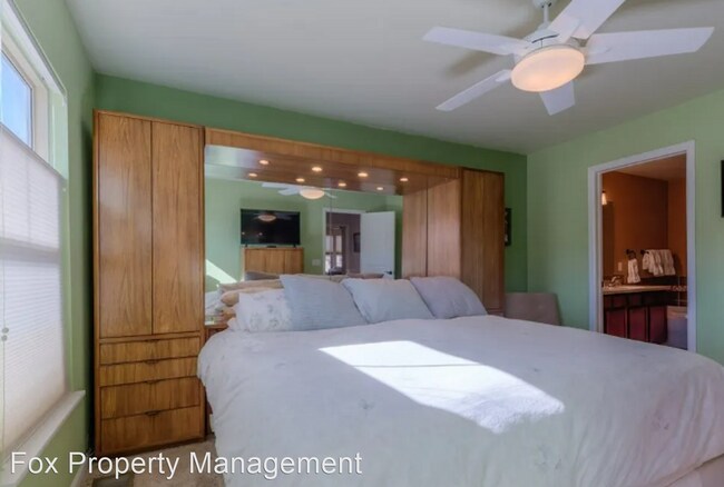 Building Photo - 3 br, 2.5 bath House - 13452 Via Varra