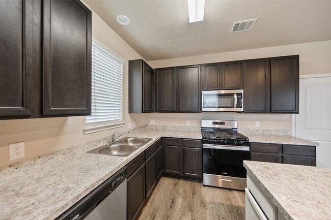 Foto del edificio - 2335 Mount Locke Path