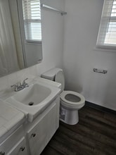 Building Photo - 828 Empire Ave