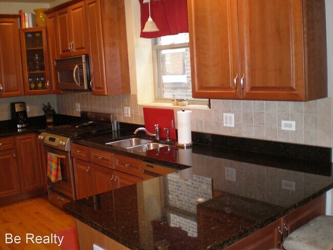 Building Photo - 3 br, 2 bath House - 2737 W Winnemac Unit 3