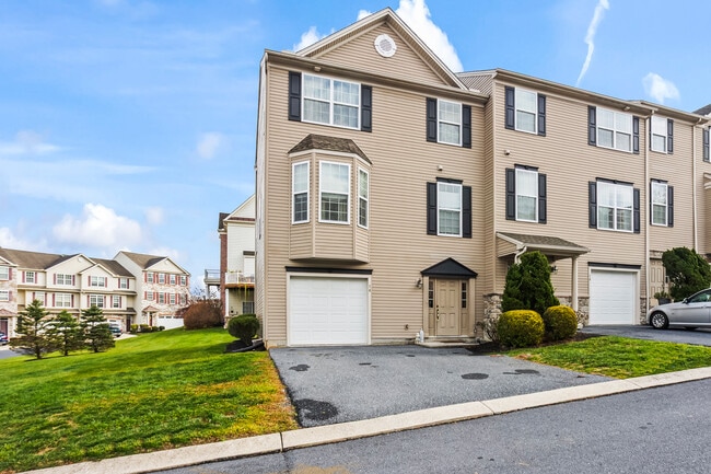 Building Photo - 14 Indiana Cir