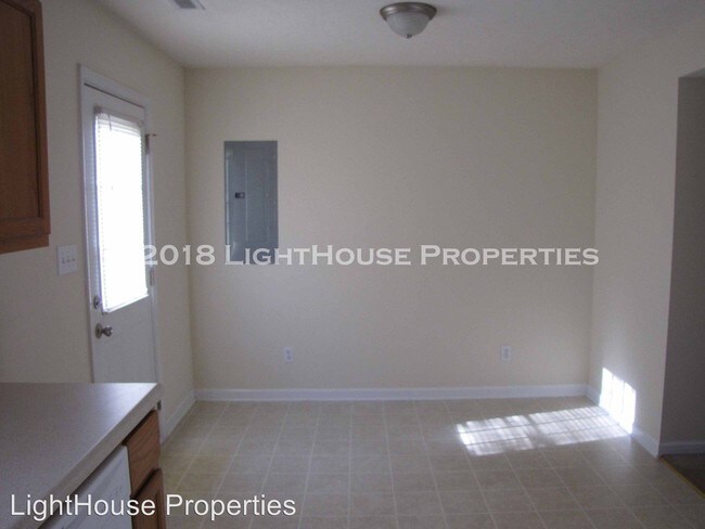 Building Photo - 131 Primrose Ln